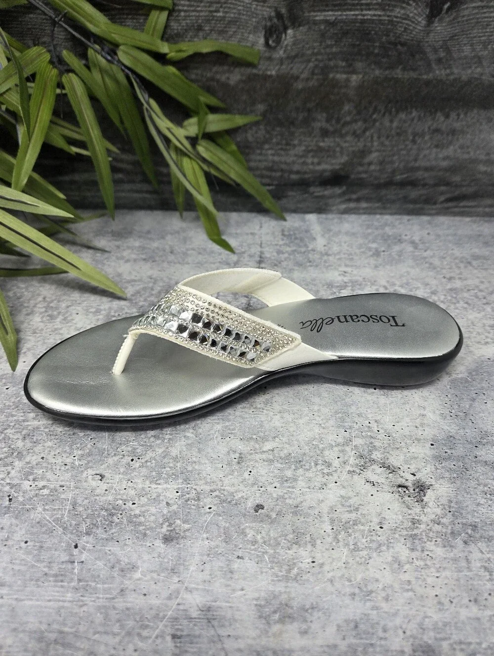 Toscanella Silver Metallic Jeweled Thong Sandals Flip Flops Size 7 - Picture 7 of 8